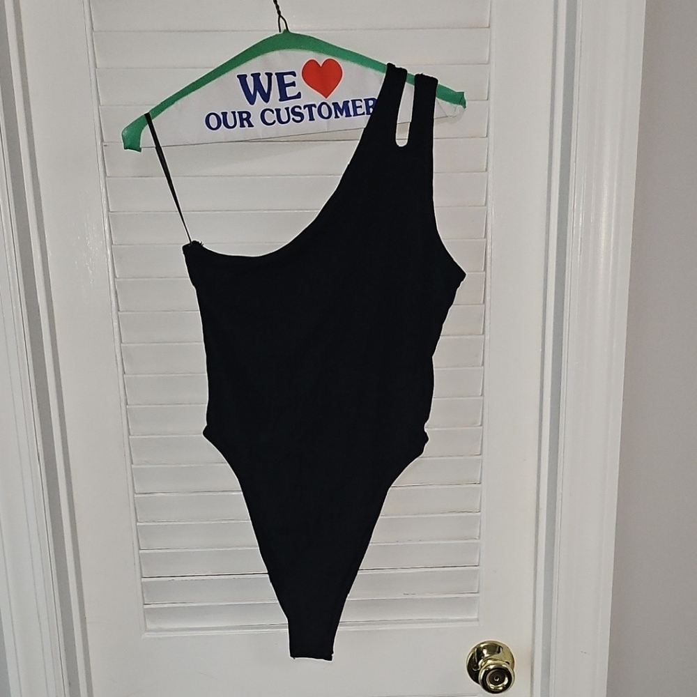 Black One-Shoulder Bodysuit